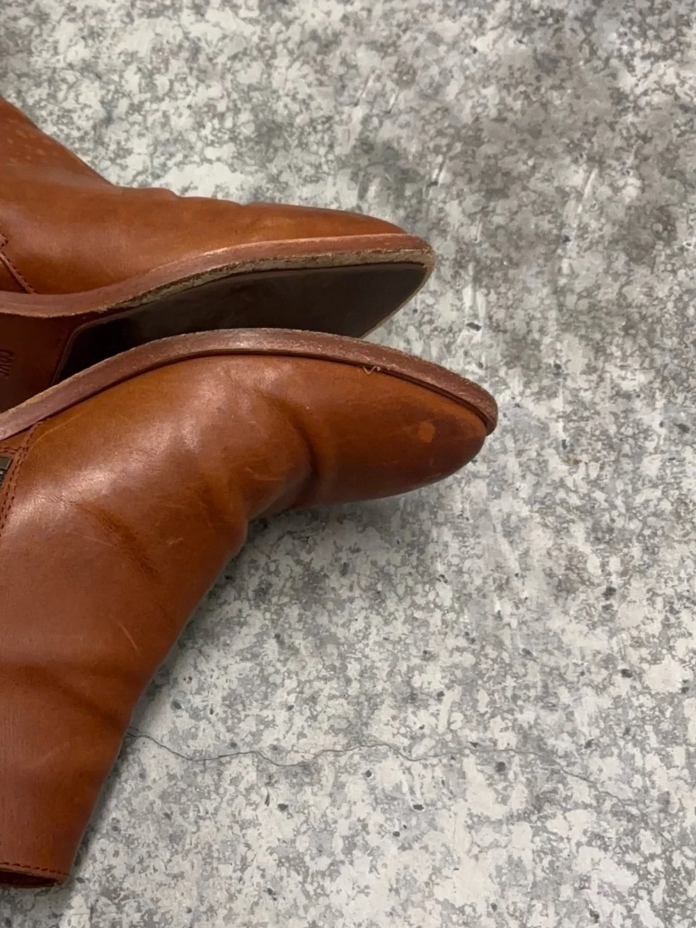Frye Carson  piping bootie size 7.5